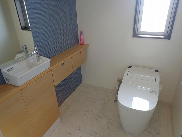 Toilet. Second floor toilet
