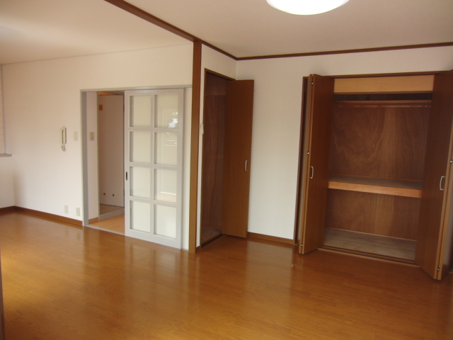 Living and room. Living interior ・ With a large closet