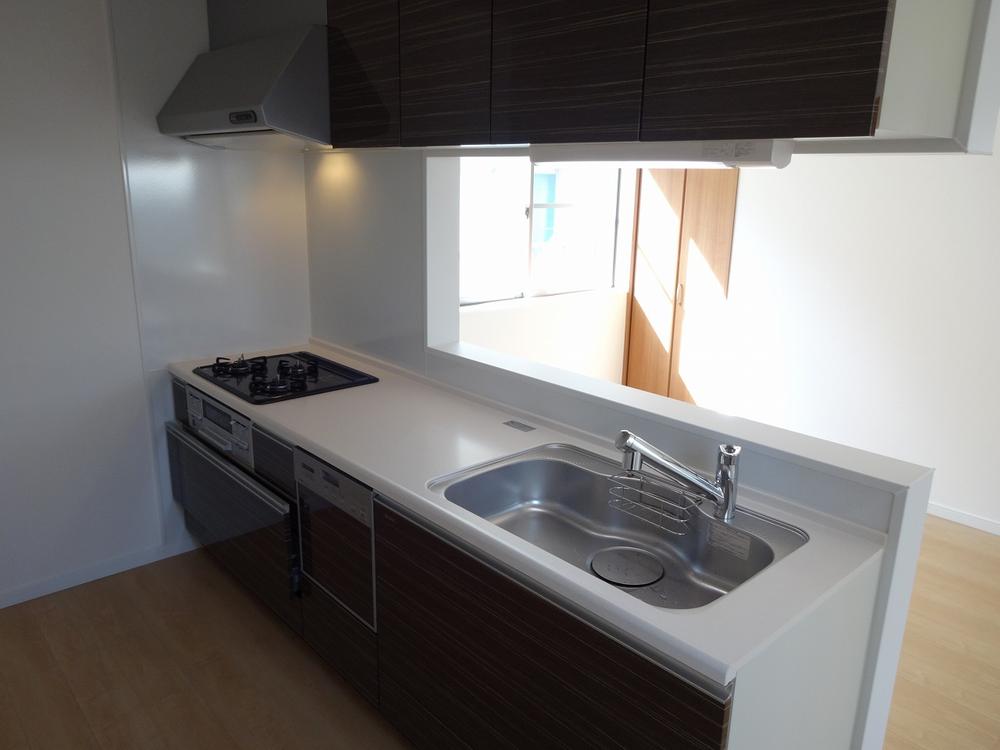 Kitchen. Fun cooking in the kitchen of the face-to-face