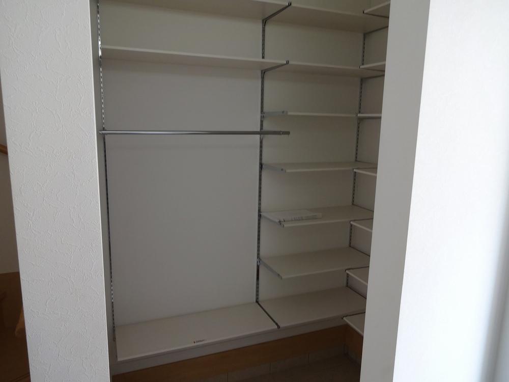 Receipt. Shoes closet