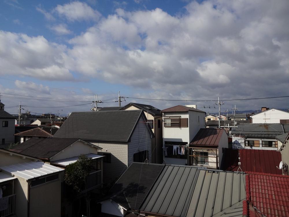 View photos from the dwelling unit. View from the site (December 2013) Shooting