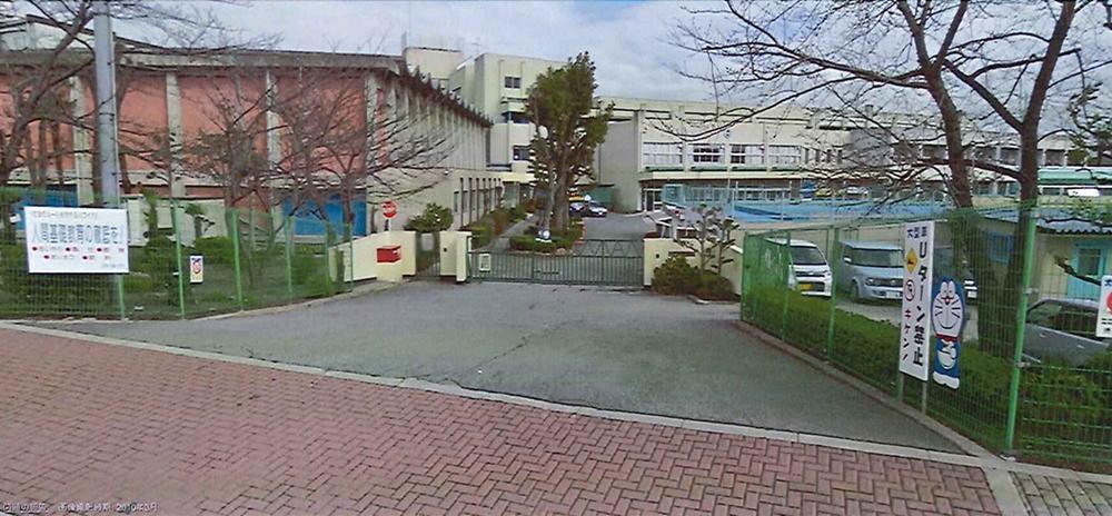 Primary school. Settsu City 1202m to stand Beppu elementary school