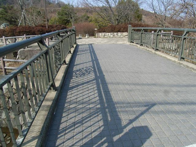 park. Bridge over the 242m Chatan park to Chatan Park
