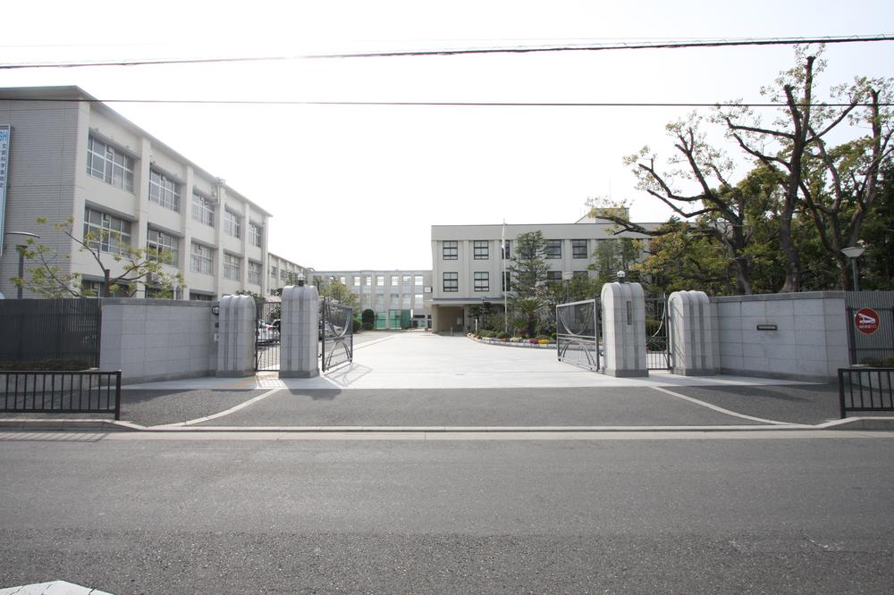 high school ・ College. 442m to Osaka Prefectural Shijonawate High School