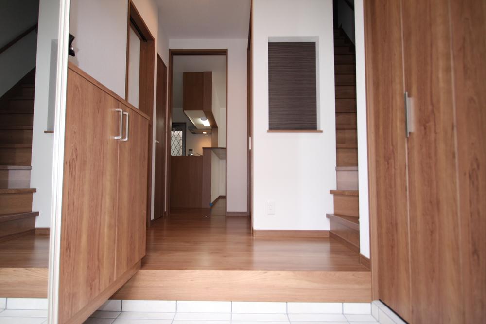 Entrance. Local (August 2013) Shooting