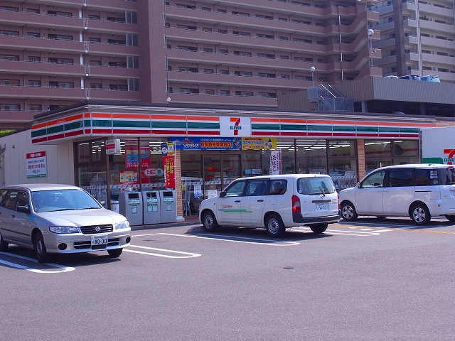 Convenience store. Seven-Eleven Shijonawate Nakano store up (convenience store) 598m