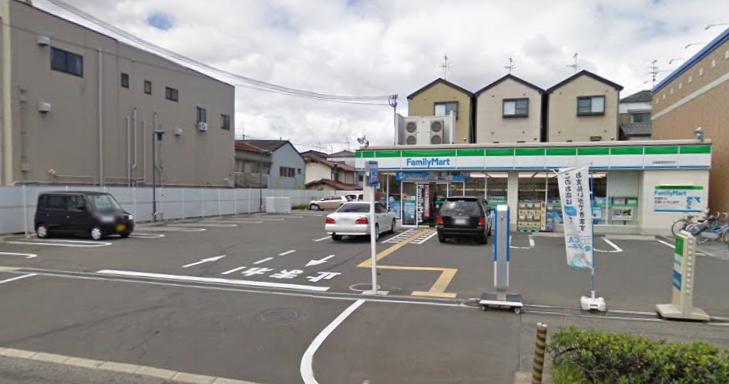 Convenience store. 250m to FamilyMart Shijonawate Kariyanishi Machiten (convenience store)