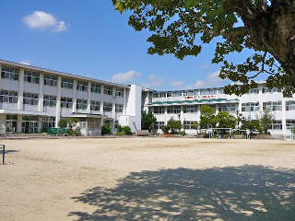 Other. Shijonawate elementary school 8 min. Walk