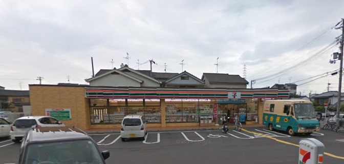 Convenience store. Seven-Eleven Shijonawate Tsukawaki the town store (convenience store) up to 1026m