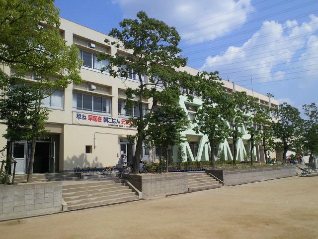Other. Shijonawate Minami Elementary School 3-minute walk