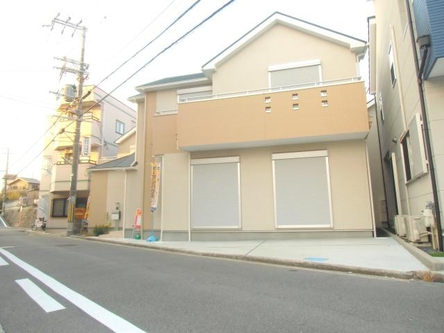 Local appearance photo. It is a house of new construction 2-story