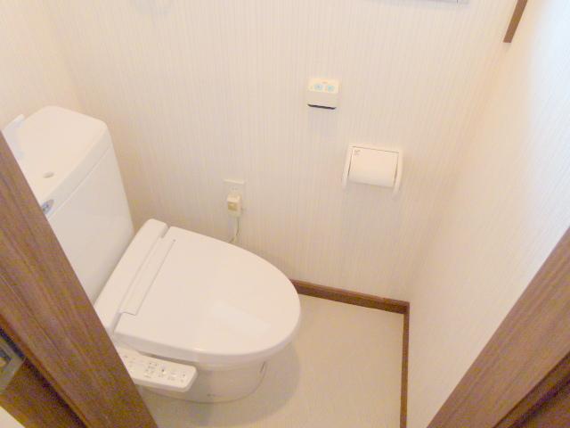 Toilet. Toilet is equipped with Washlet.