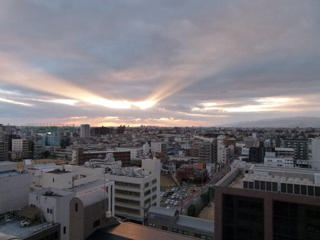 View photos from the dwelling unit. This is the scenery as seen from the 14th floor of the balcony. Since it is a west, Do not look at this sunset every day.
