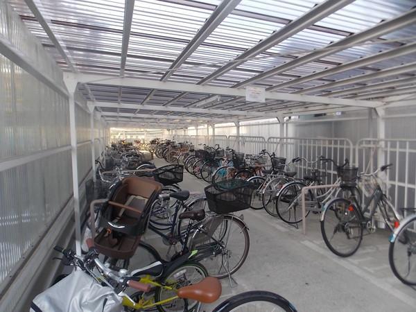 Other common areas. It is also safe parked space on a rainy day ☆