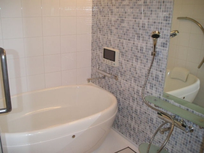 Bath. Egg-type bathroom! A large bathroom TV, Guests can relax comfortably! 