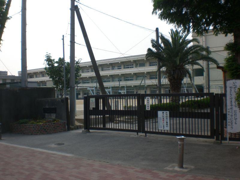 Primary school. 348m to Suita Municipal Suita second elementary school