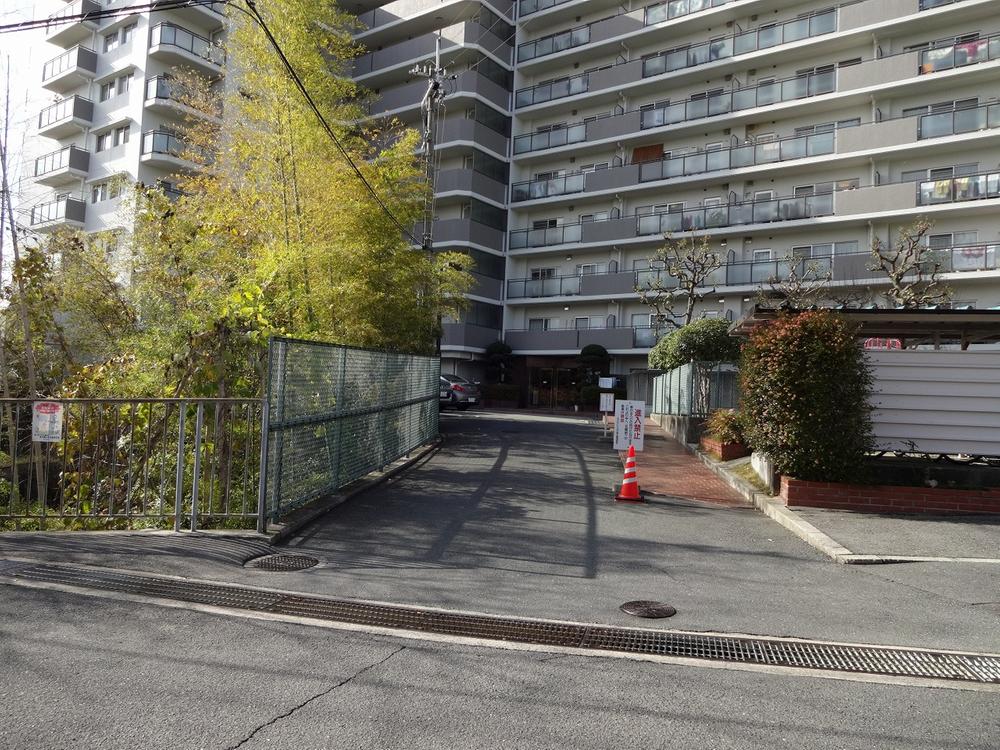 Entrance. Slope leading to the entrance