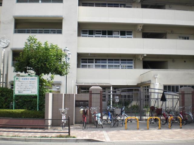 Primary school. Toyotsu first elementary school