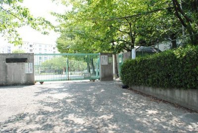 Primary school. Yamada third to elementary school (elementary school) 286m