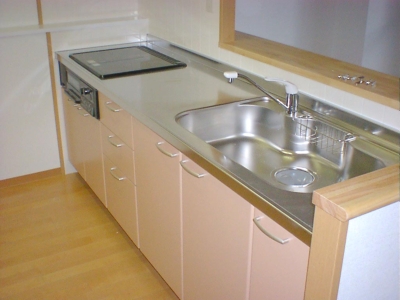 Kitchen. 2 is a neck of IH system kitchen! Sink is also wide! 