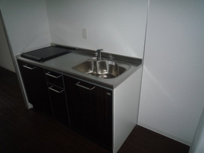 Kitchen. Refrigerator space is also possible even firmly secured a little bigger!