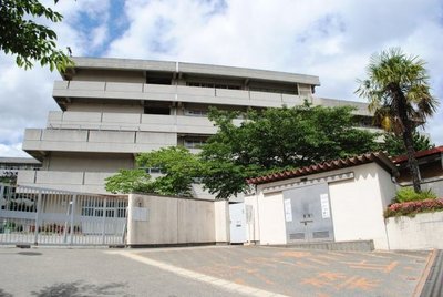 Junior high school. Yamadahigashi 1320m until junior high school (junior high school)