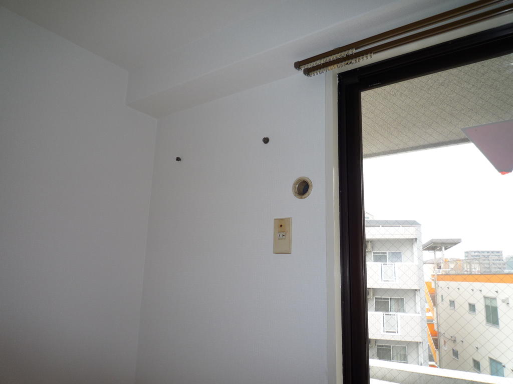 Other. Air conditioning, It becomes can be installed in each room. 
