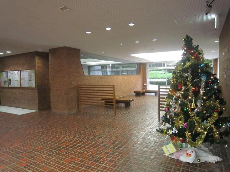 Entrance. December 2013 shooting
