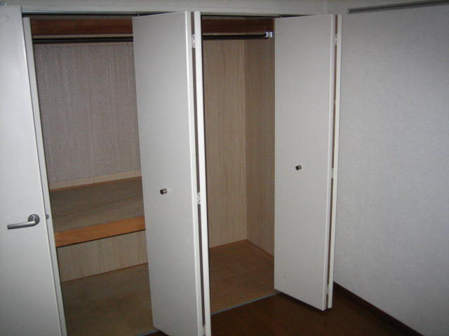 Other room space. Western-style housing