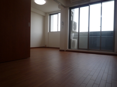 Living and room. Spacious about 40 square meters! ! I am wanted to live 1LDK! ! 