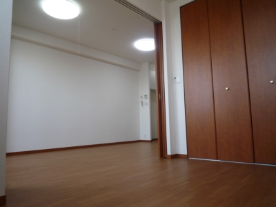 Other room space. Is 1LDK of acquisition between the longing of the distribution! It is a popular property of Esaka! 