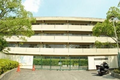 Junior high school. Minamisenri 400m until junior high school (junior high school)