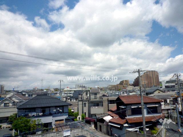 View photos from the dwelling unit. The third floor northwest side view from the balcony (north direction)