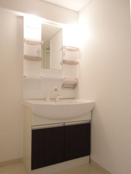 Wash basin, toilet