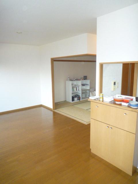 Suita, Osaka Prefecture Yamadanishi 1