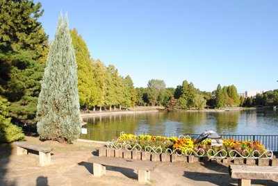 park. 300m to the Reclining Buddha Pond Park (park)