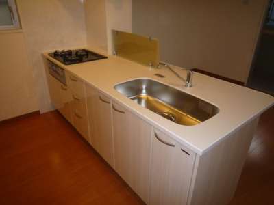 Kitchen. It is a three-necked gas system kitchen of wide span! Sink also spacious