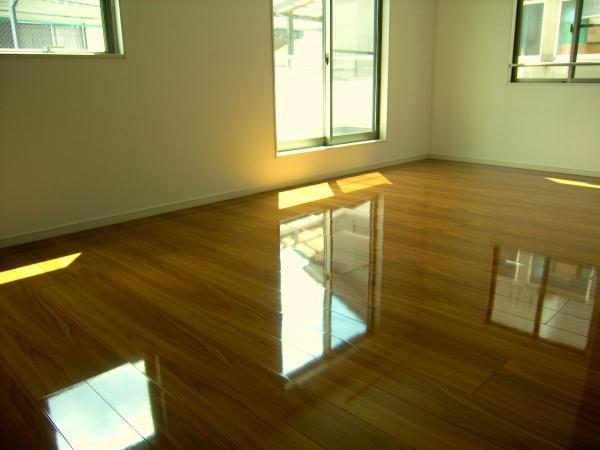 Living. Floor heating ・ Of the mirror-finished flooring