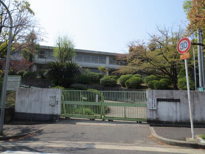 Primary school. Tsukumodai until elementary school 400m