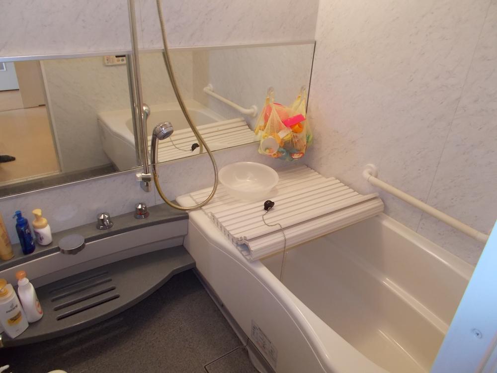 Bathroom. It is a bathroom of bathroom heater dryer equipped to be active in the housework and ventilation.