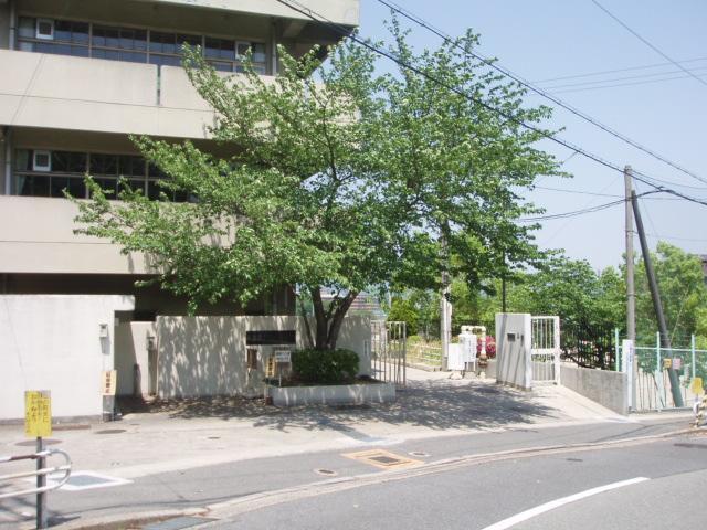 Primary school. 1003m to Suita Municipal Higashiyamata Elementary School