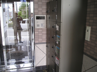 Entrance. auto lock ・ Is there courier BOX!