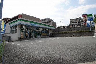 Convenience store. 760m to Family Mart (convenience store)