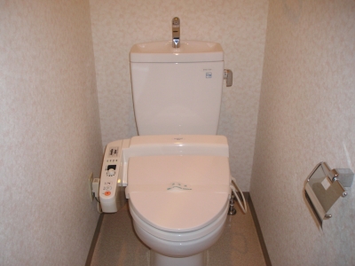 Toilet. Washlet also firmly equipped! We want facilities there! 