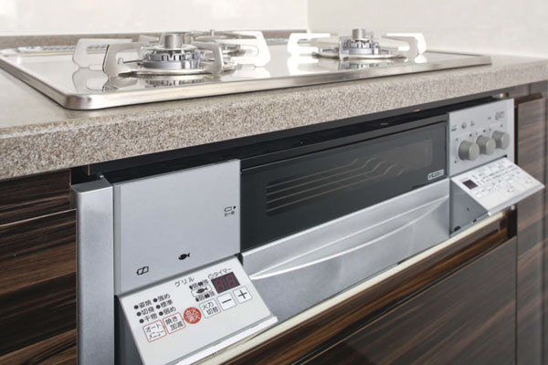 Kitchen.  [High-grade ・ Stove] Sharp design is pursued and refreshing, Equipped with a high performance thorough safety and operability. Temperature control operation section ・ With less dirt on the grill operation unit, Cleaning is also easy (same specifications)