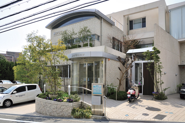 Surrounding environment. Medical Corporation forests clinic (5 minutes walk ・ About 370m)