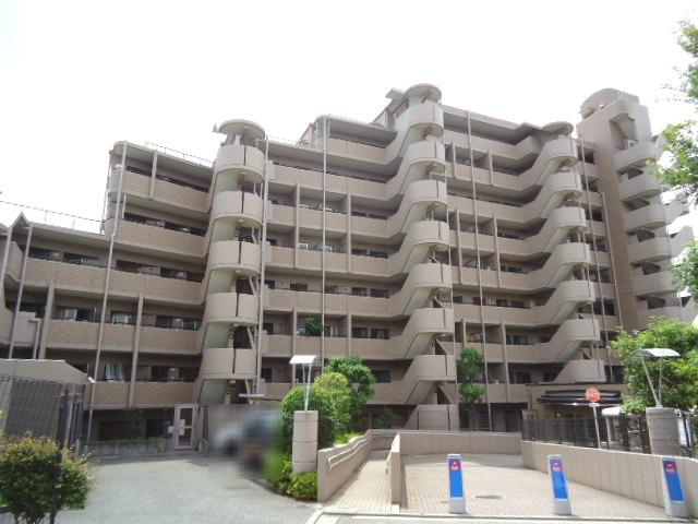 Local appearance photo. From the northwest side