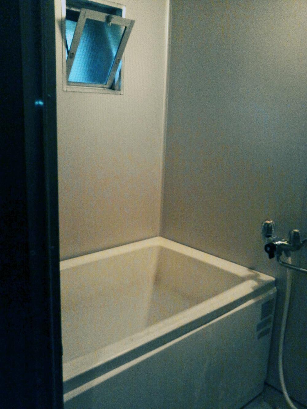 Bathroom. Indoor (April 2013) Shooting