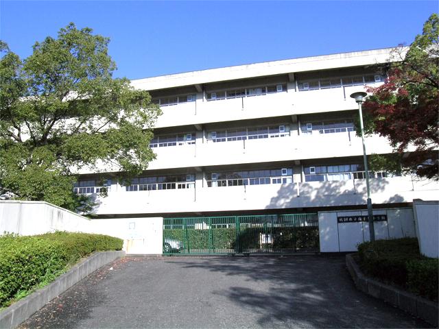 Junior high school. 1354m to Suita City Minamisenri junior high school