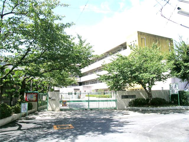Primary school. 500m to Suita City Chisato Nitta Elementary School